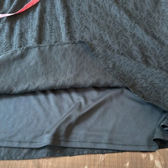 Calvin Klein
Plus Size Scoop Neck Sleeveless Smocked Knit Jersey Maxi Dress - Picture 11 of 13